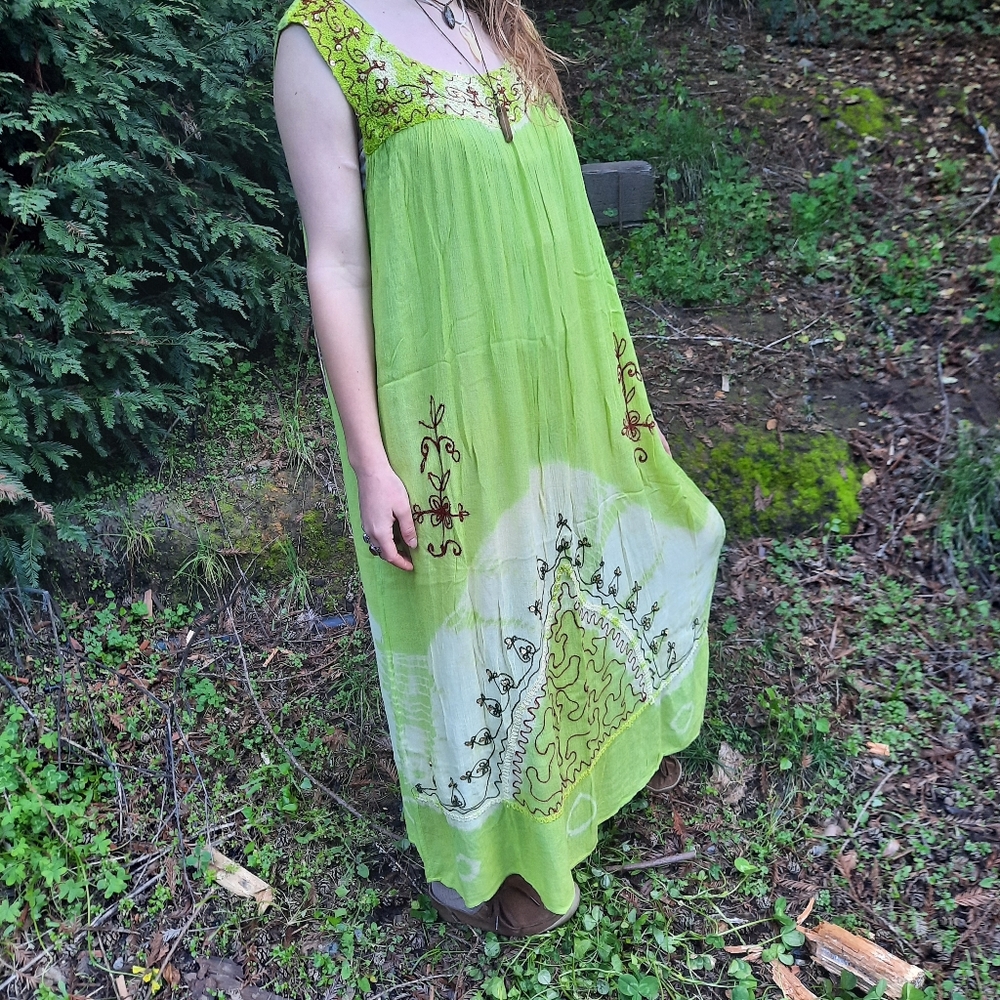 Granny-Style Tie-Dye Embroided Dress
